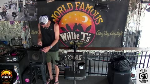 LIVE Music Everyday!
