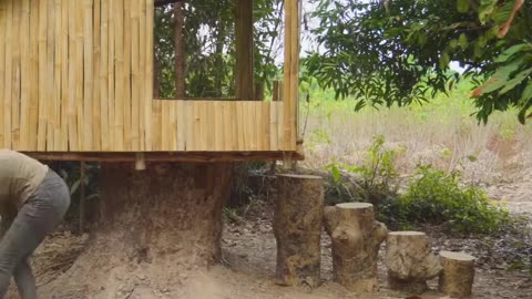 Building a Mini Tree House in the Deep Jungle by Hand Alone