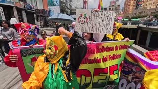 'Cucumber,' a carnival clown, sparks spat between Bolivia and Peru