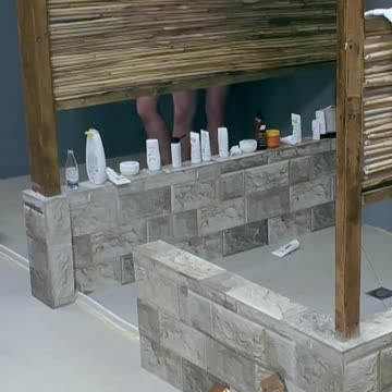 Nga krevati në dush, Alba dhe Limi nuk përmbahen…