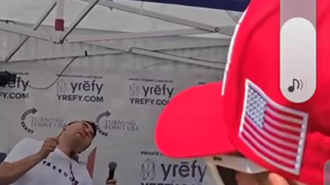 “急報”最新消息 - 查理·柯克被宣布去世，享年31歲！影片為 Charlie Kirk shot at Utah Valley University