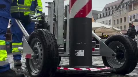 This is the situation at every Christmas market in Germany. German citizens are extremely