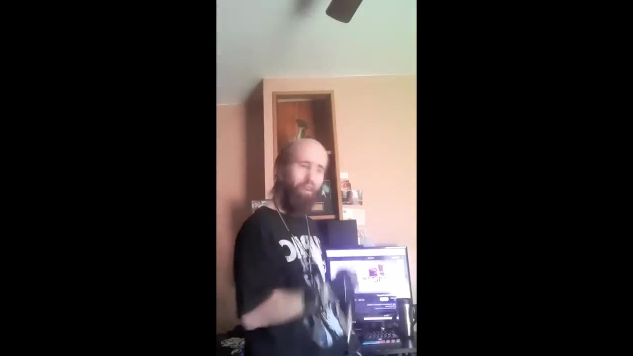 [12Jun25]#2 Cyraxx chill and whine sing along (Supercut)