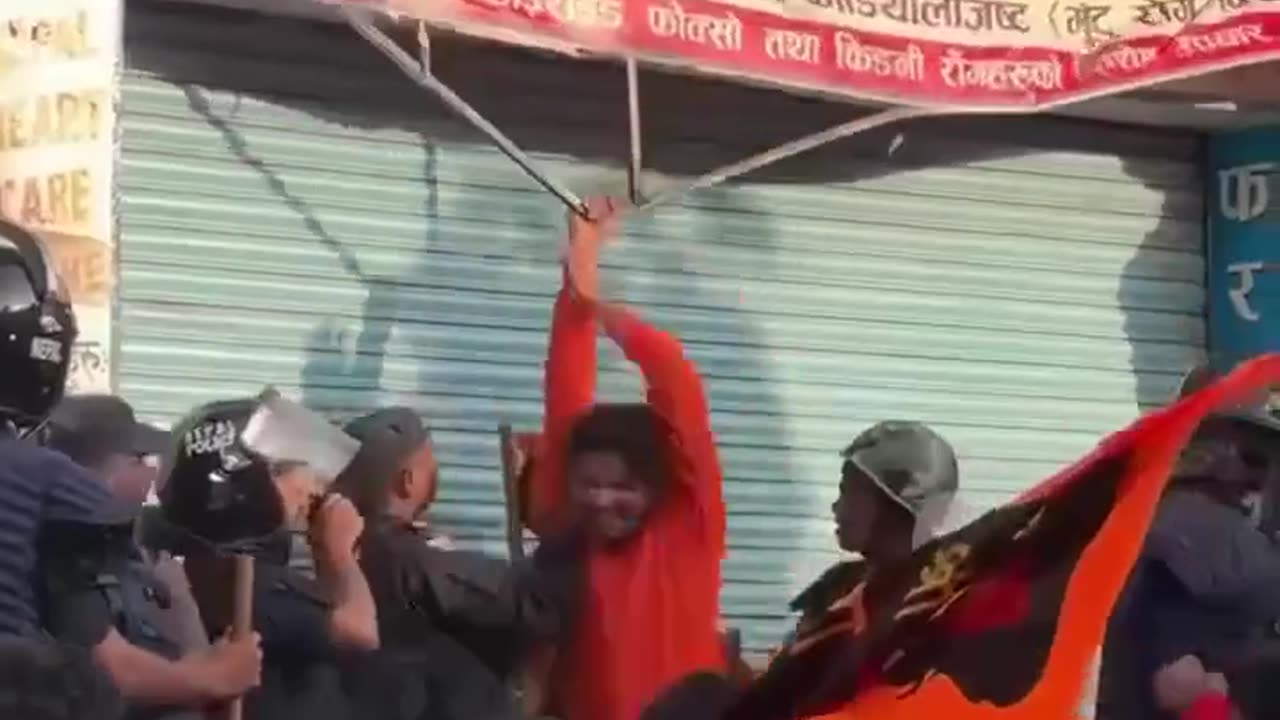 मुसलमान समझ कर दवाखाना कर रहा था