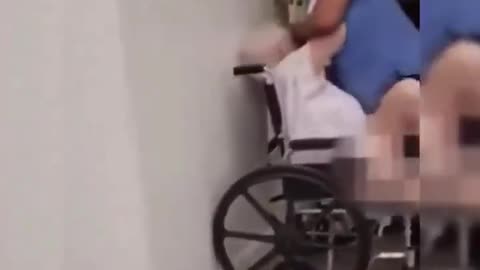 Nurse abuses and beats elderly woman in wheelchair while coworkers film