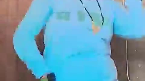 Kahela ki mast Pehli Baar Sona suit Jhumka hua