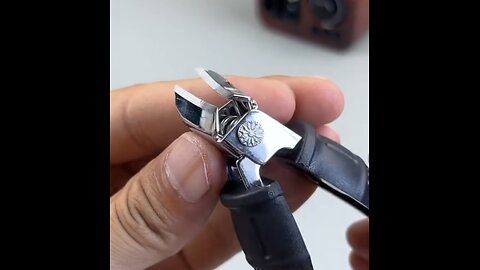 Upgrade your grooming routine with this precision angled nail clipper!