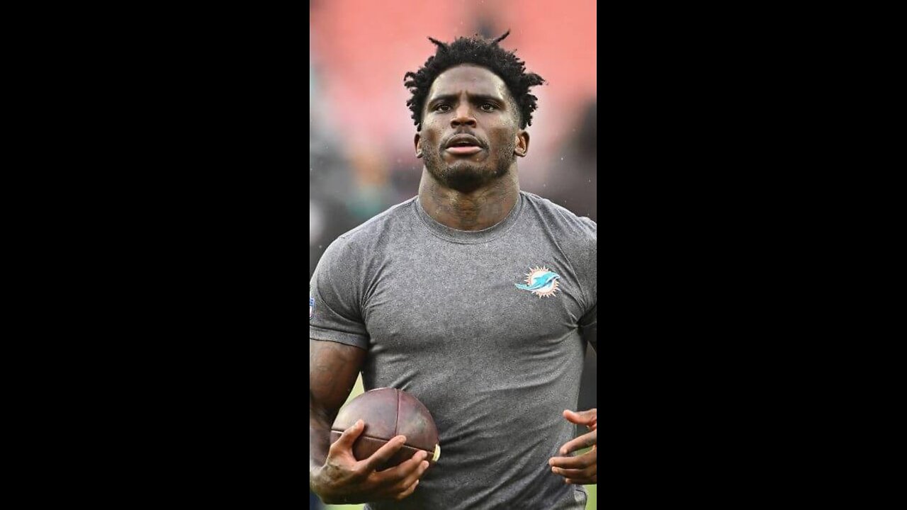 Tyreek Hill just took a 555 Hit!