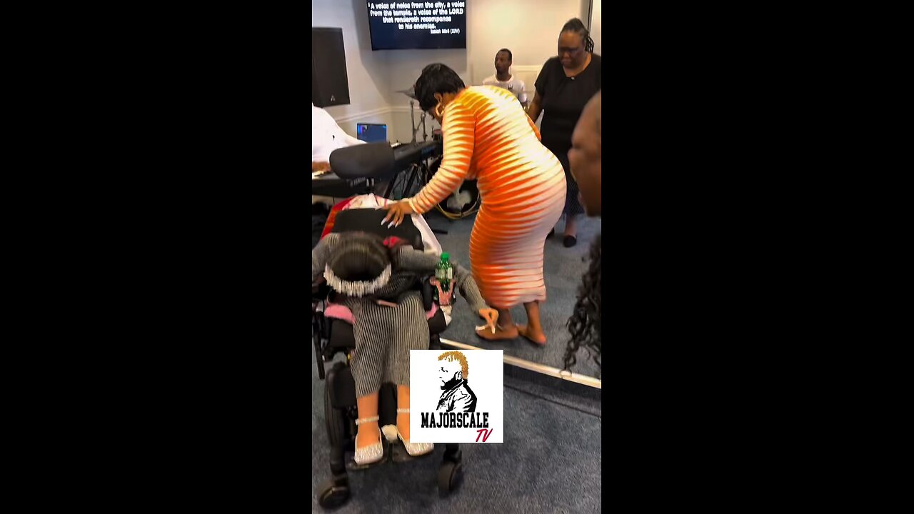 Get what you need sis 🦼#praisebreak
