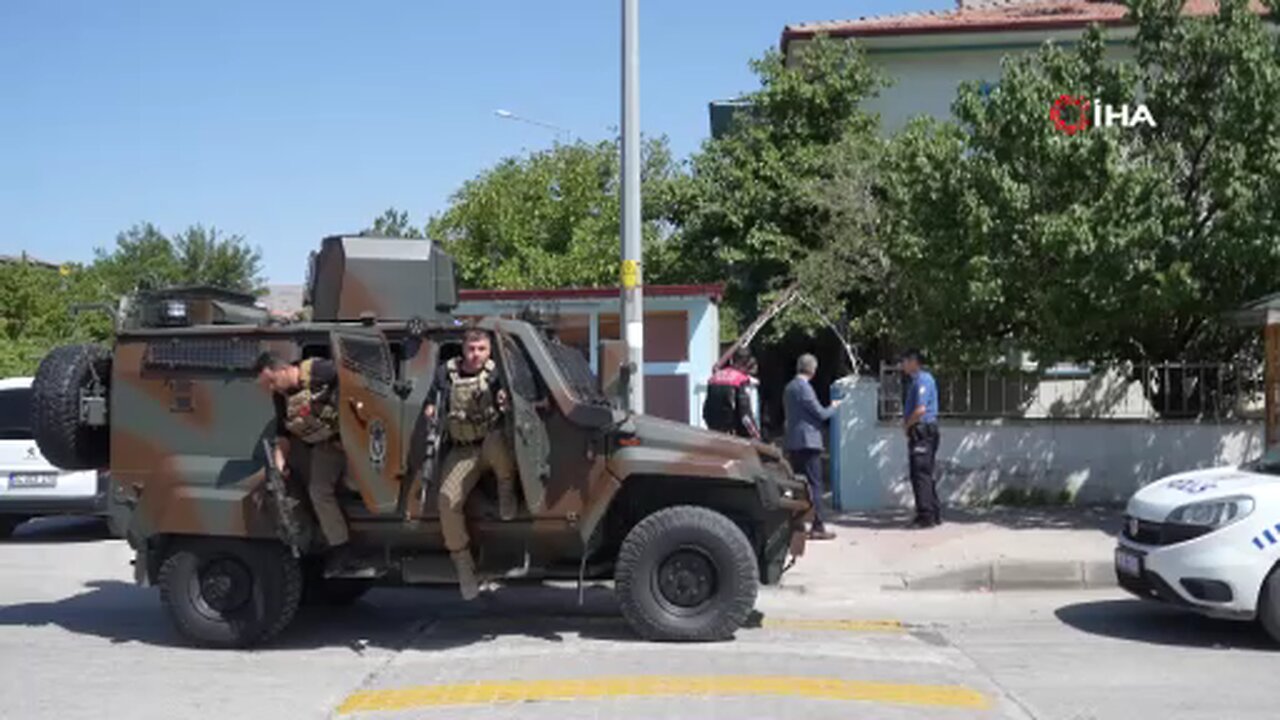 Erzincan’da 1 kişiyi öldürüp 1 kişiyi yaralayan şahıs özel harekât operasyonuyla evde yakalandı