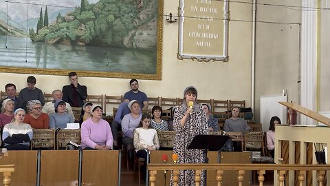 Пришла старушка вечером с собрания…