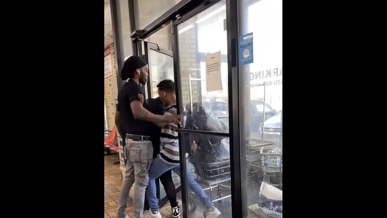 FIGHT BREAK OUT AT LAUNDRY ROOMπ€ΌββοΈππͺππΈIN DEMOCRAT RUN CITYππππͺπ«