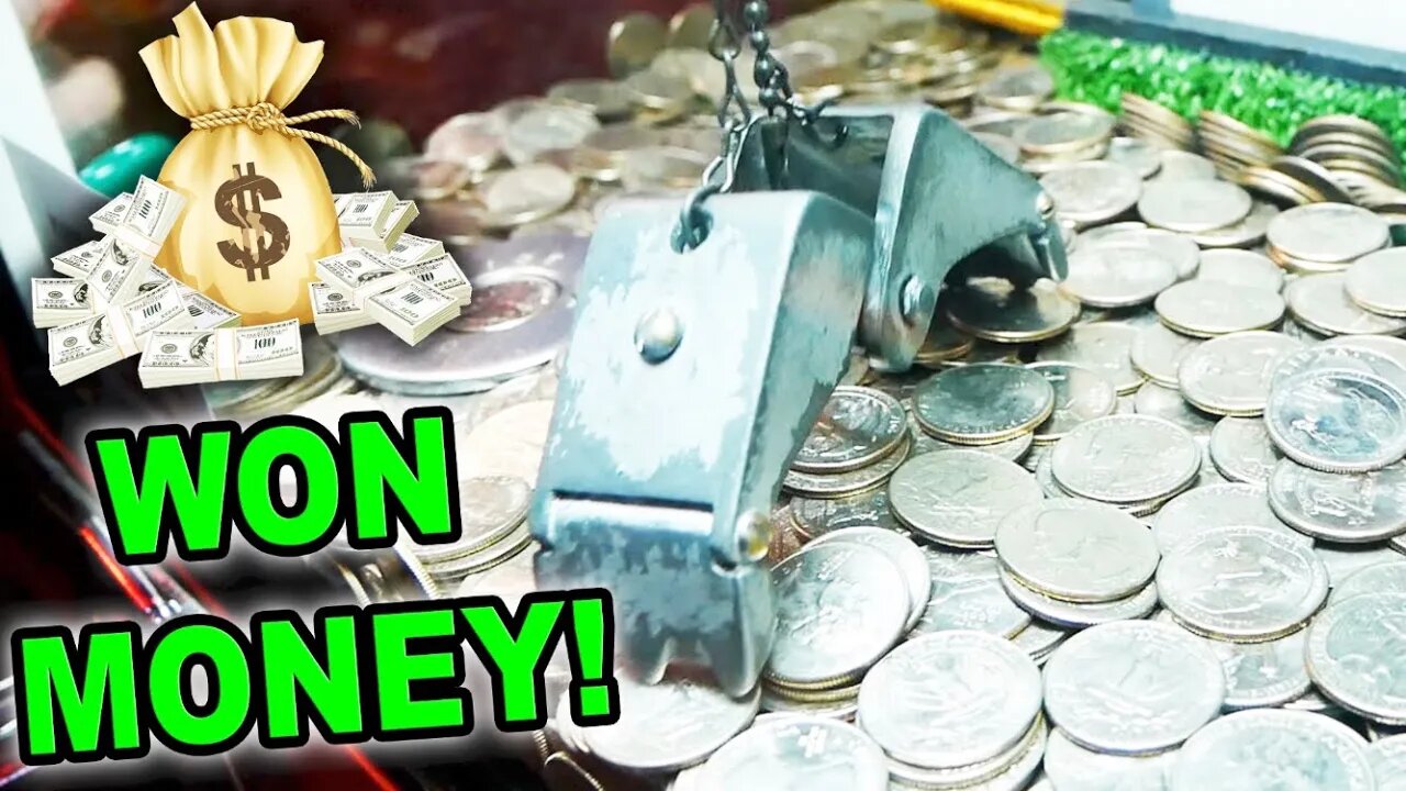 Lots of MONEY in the Claw Machine!