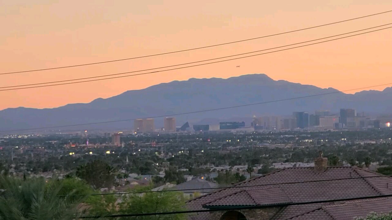 Did you see tonight's Las Vegas sunset? Check this out! 05 09.2025 #follow #lasvegas #travel #gaming