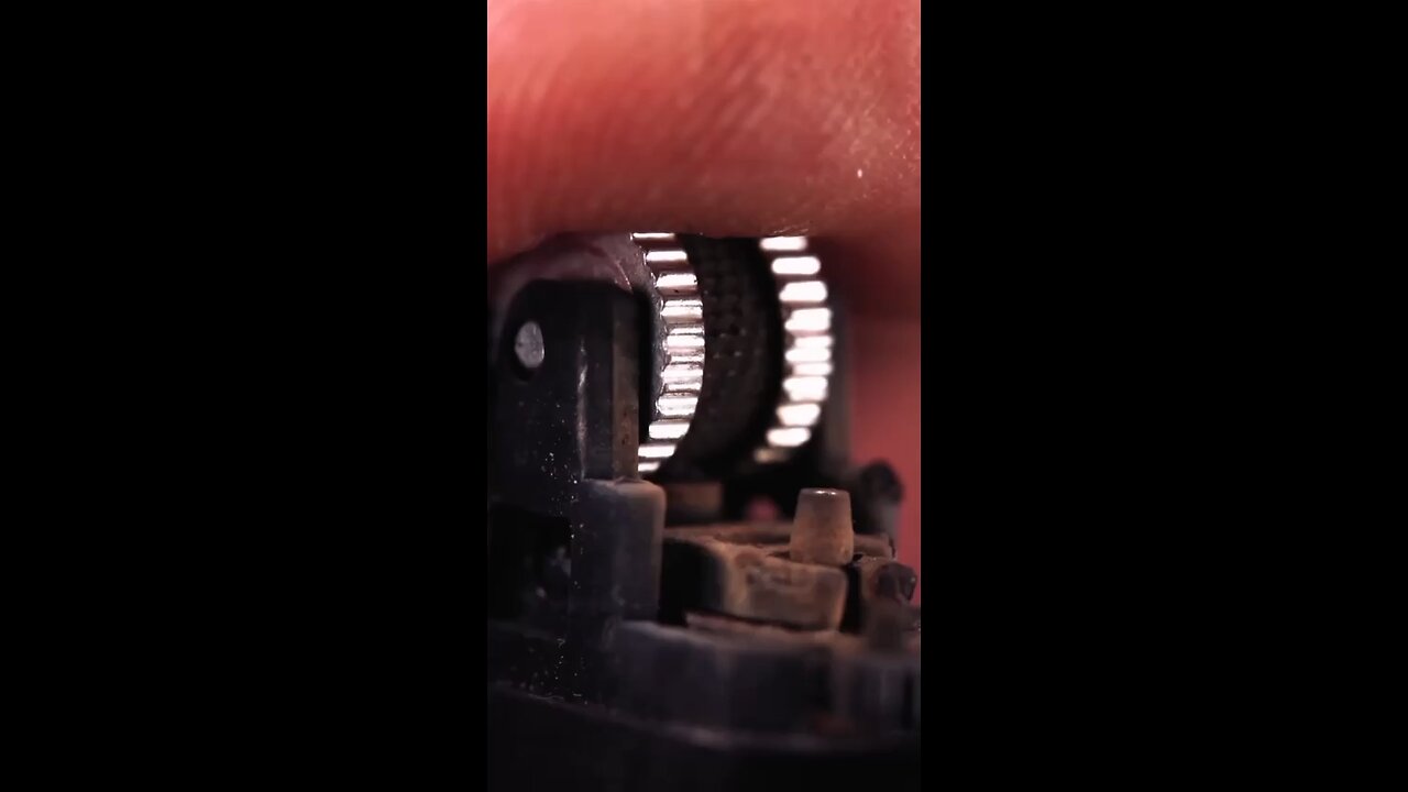 Gas flint lighter