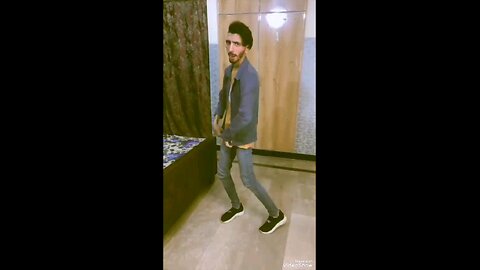 Mera Dost Apne room mei dance karte hue😂
