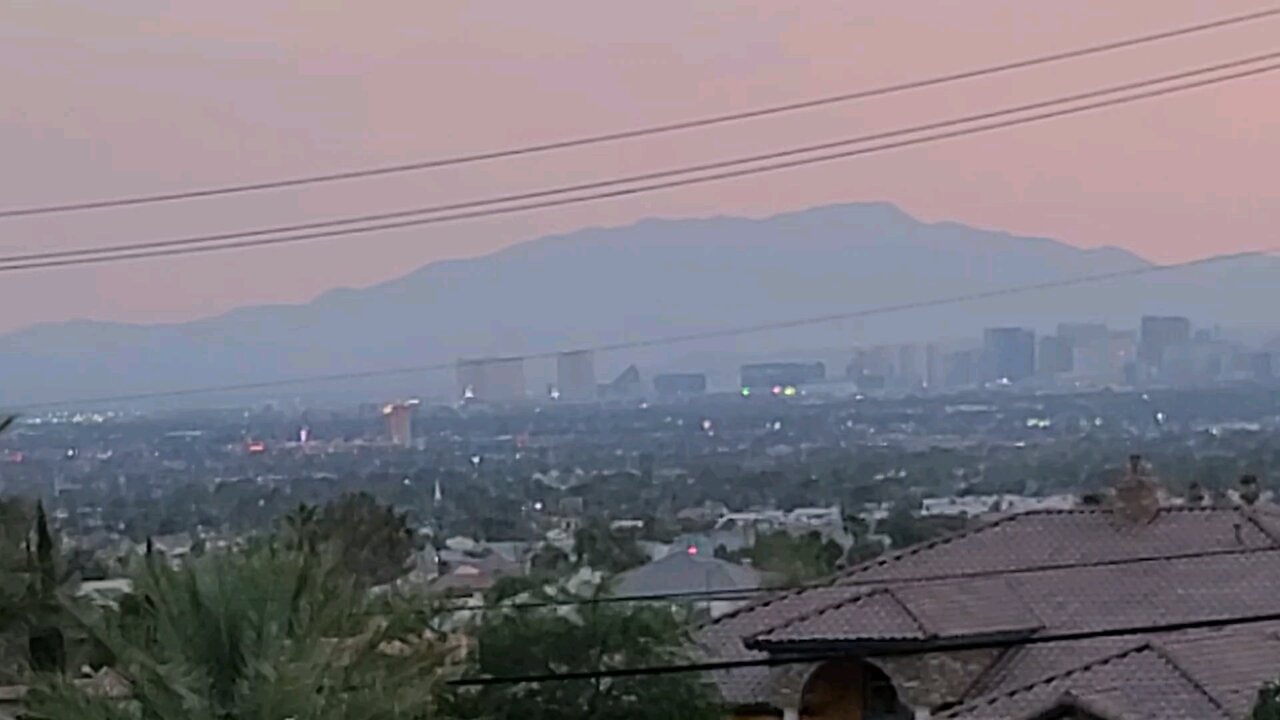 Did you SEE tonight's HAZY Las Vegas sunset? Check THIS out! 07.15.2025 #follow #lasvegas #gaming