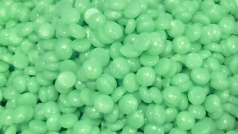 Melting Sexy Smooth Emerald Enchantment Hard Wax | @miss.benebabe | Mint Scented Wax Tutorial