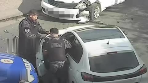 Intentó huir de un control policial, chocó y terminó detenido