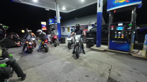 Baggers on one Wheel and Mob with Groms