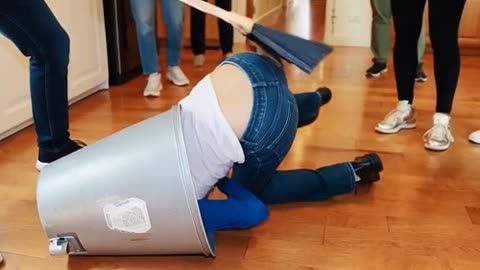 Kiviszik a fehér szemetet