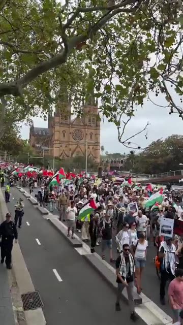 Grande protesta a Sydney, in Australia, contro la visita del presidente israeliano Isaac Herzog.