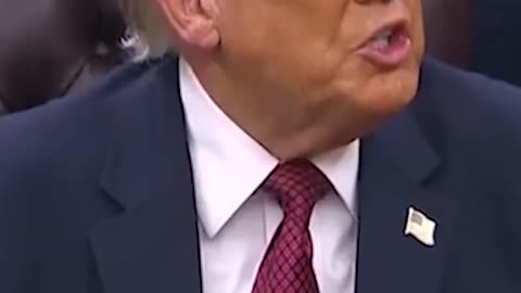 Donald Trump roast the *ish out of Ilhan Omar 🤣