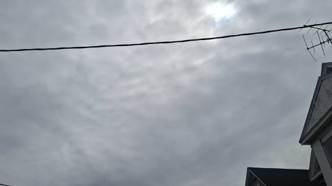 Fake covering, "cloudy day", filtering the light of the white sun