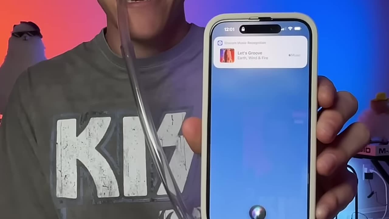 Can Siri Guess The Song? (Let’s Groove)
