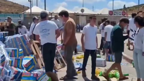 ISRAELIS DESTROYING FOOD FOR GAZA