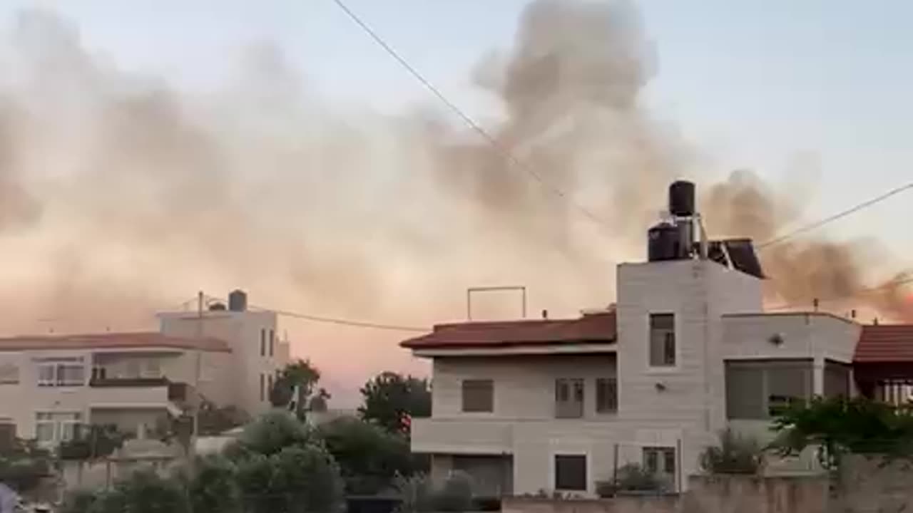 IDF troops returned fire on Palestinian gunmen and rioters hurling stones, as Israeli settlers