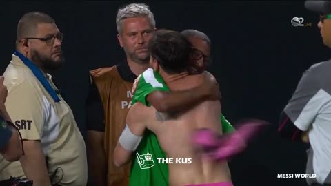 Messi gave Djalminha a smile on his face, a hug and his shirt.
