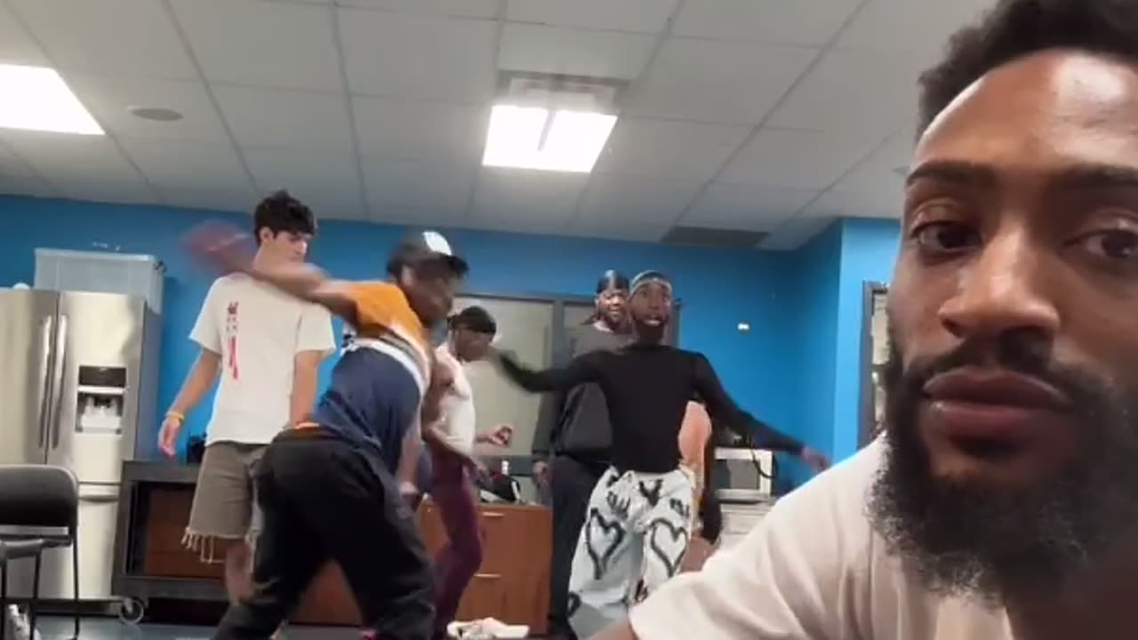 DRAG DANCE PRACTICING (RANDOM CLIPS)