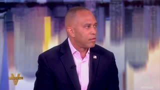 Hakeem Jeffries Does Not Rule Out Calls To Defund ICE Ahead Of 2026 Midterms