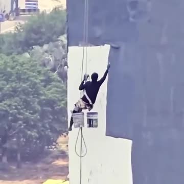 Man Paints City Tower — Should’ve Hired Spider-Man!