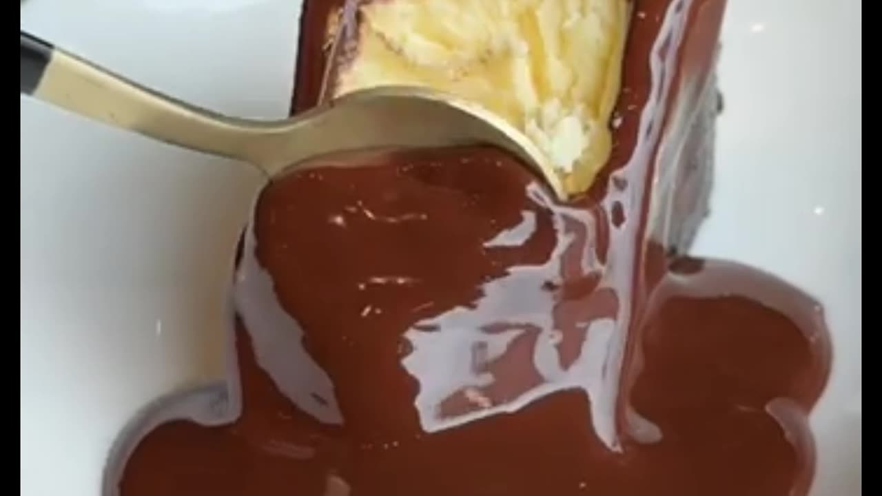 Decadent Choco Cheesecake: A Heavenly Blend of Chocolate & Cream