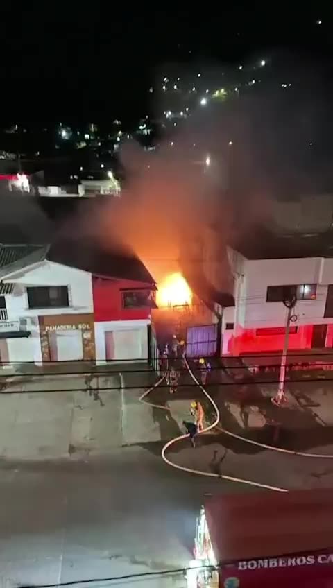 Cuerpo de Bomberos de Cartagena controla incendio