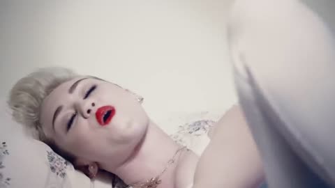 Miley cyrus - we Can't Stop ( official song )