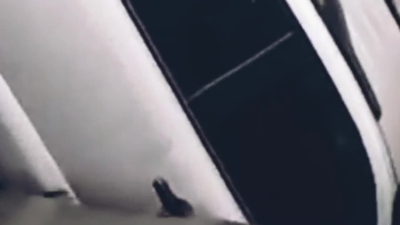 Go to see a Doctor if you don't laugh after watching this video 😂