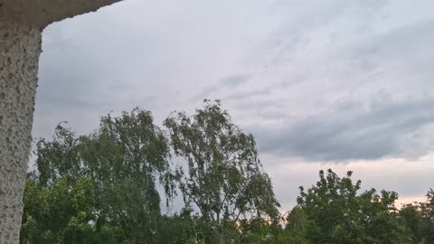 Utsikt från vårt köksfönstret. Kväll 20:20 Örebro 18 Juni 2025