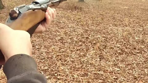 莫辛纳甘Izhevsk M44步枪 #国外合法拍摄国内请勿模仿 #武器科普 #实弹射击 #男人减速带 #靶场射击