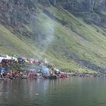 Gosainkunda bath 2025