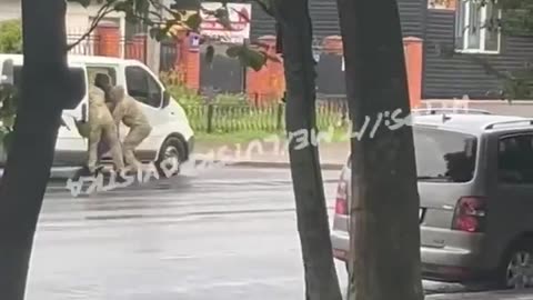 ⚔️🚐 Ukraine Russia War | Passerby Tears Off Door of TCC Van in Lutsk Protest | RCF