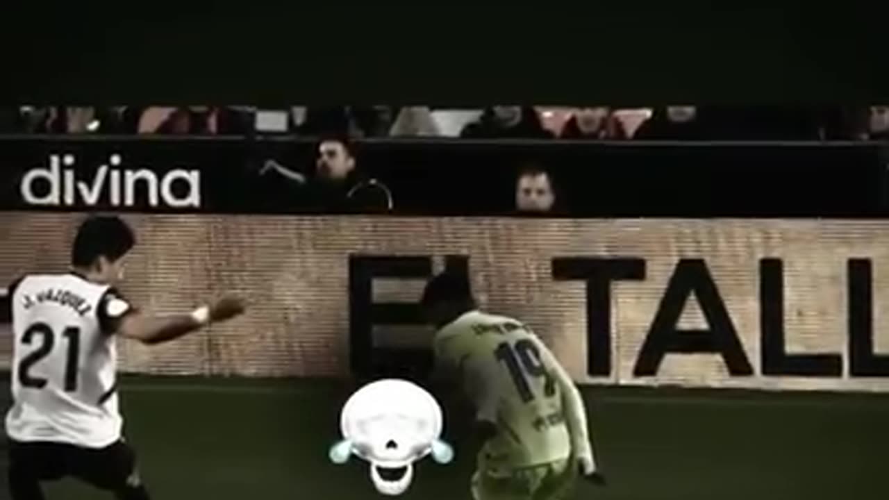 Lamine yamal skill nutmeg