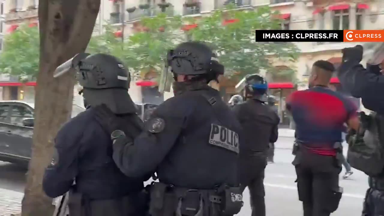 NONSTOP RIOTING 💥 Paris right now looks like a literal war zone.