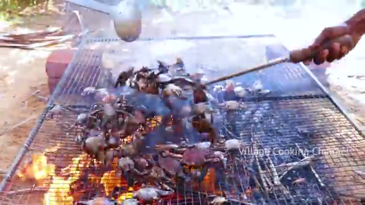 WOW!_1000_Crabs_Cooking___King_of_Grilled_Crabs_Village_Food_Recipe___Primitive_Village_Cooking