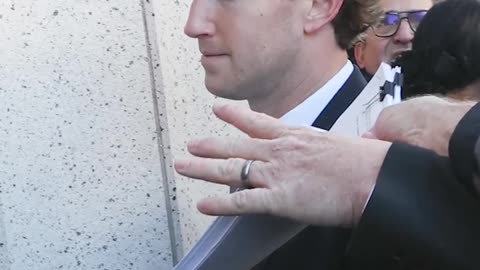 Mark Zuckerberg has been served!! Meta CEO entered a Los Angeles courthouse.