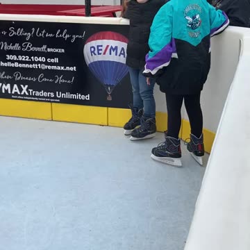 Ice skating Dec 2022