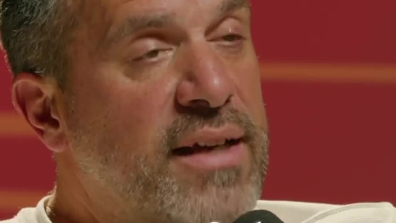 Barry Seal had George Bush's phone number to the White House