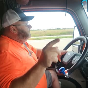 MOTOR BOATIN down the road!! #truckdriver #ourtruckinglife #live